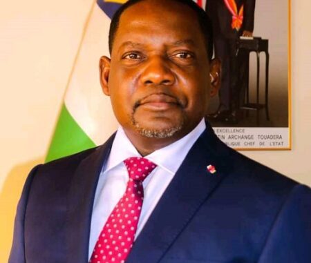 Le-premier-ministre-centrafricain-Firmin-Ngrebada-450x446