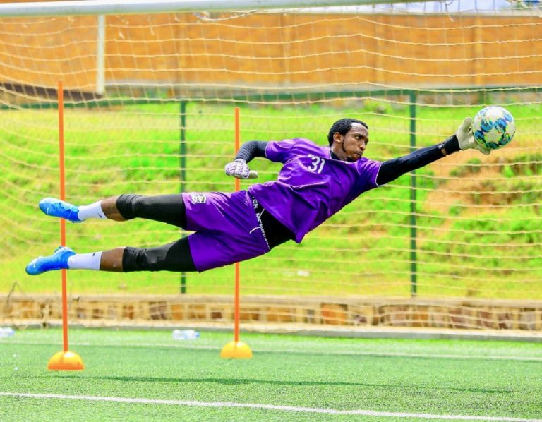 Umunyezamu Rwabugiri Omar wahoze muri APR FC agiye gusinyira ikipe ikomeye  - Teradig News